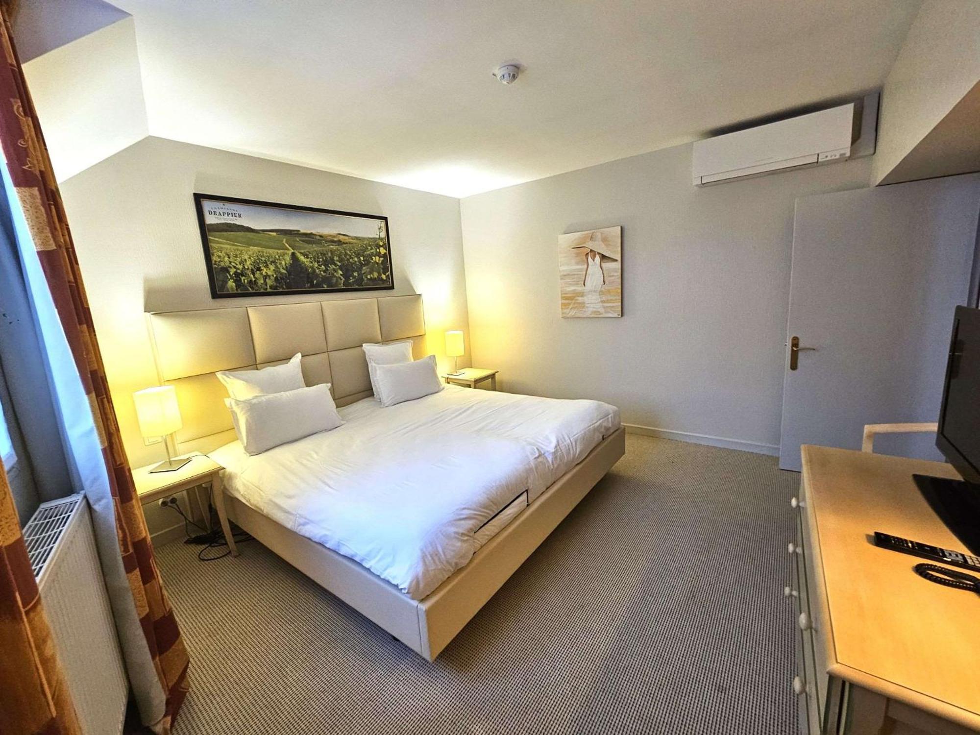 Auberge Du Lac, Sure Hotel Collection By Best Western Mesnil-Saint-Père Exteriör bild